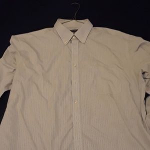 Long-sleeve collared shirt